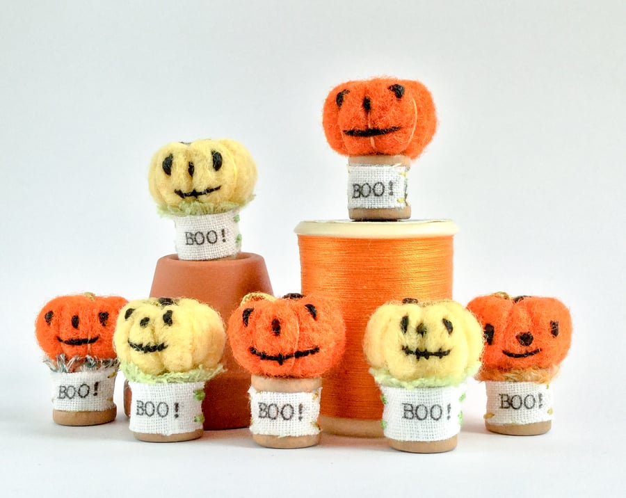 Tiny Boo! pumpkin. Ideal for printers tray display.
