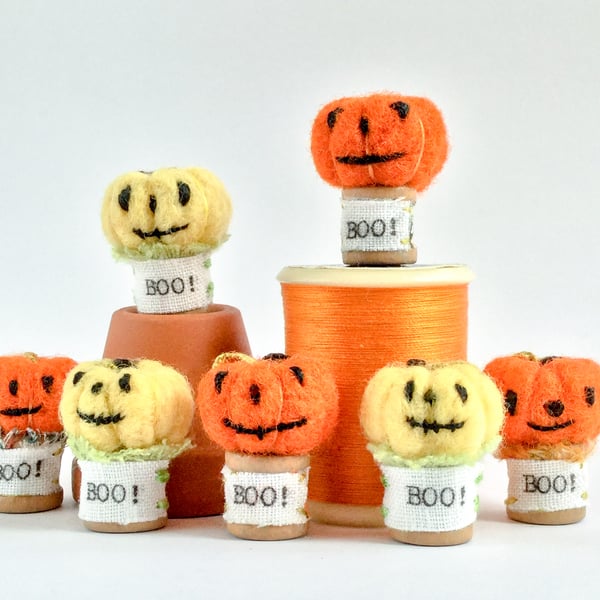 Tiny Boo! pumpkin. Ideal for printers tray display.