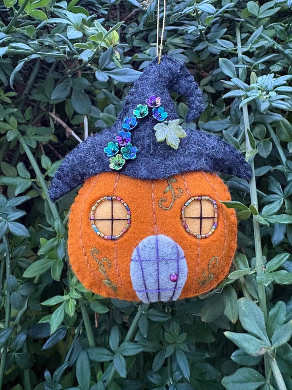 Felt Halloween Witches Pumpkin House