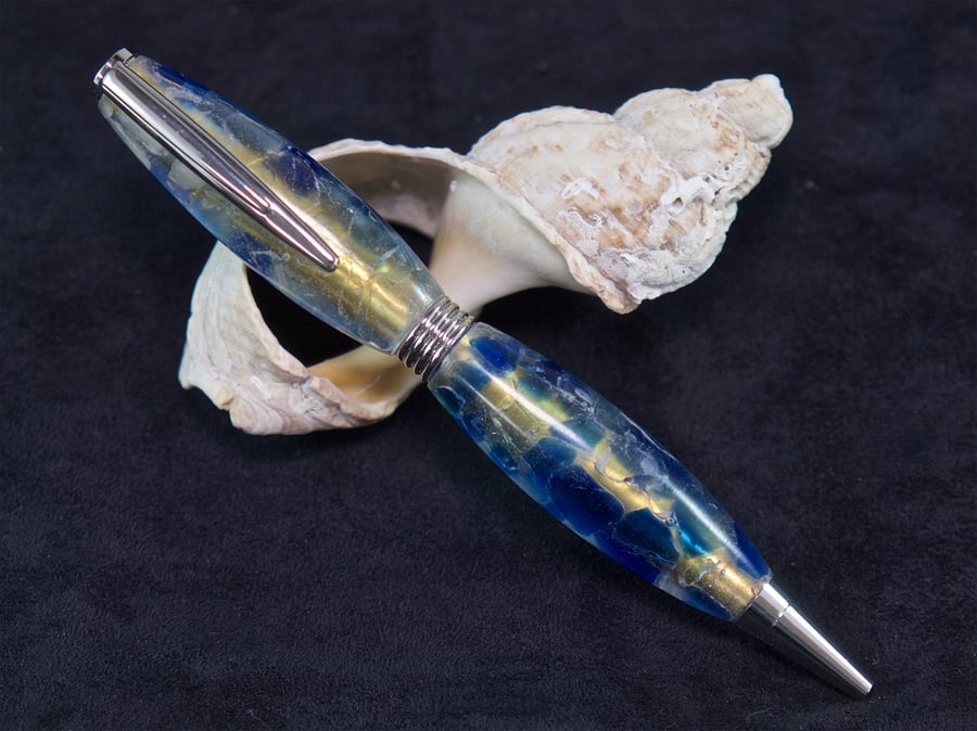 Unique hand made sea-glass twist pen. G4
