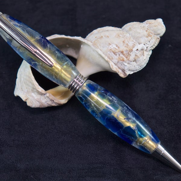 Unique hand made sea-glass twist pen. G4