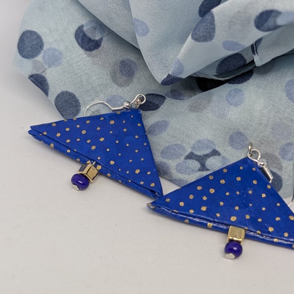 Japanese triangle paper earrings: gold dots on midnight blue background