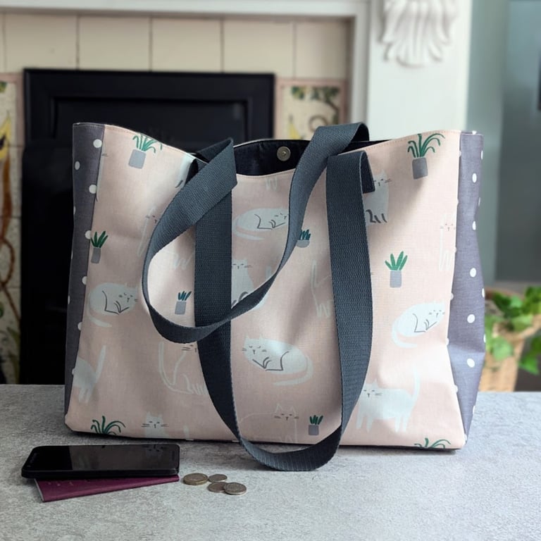 Large Oilcloth Tote Handbag Shoulder Bag or Beachbag  with Cats Design