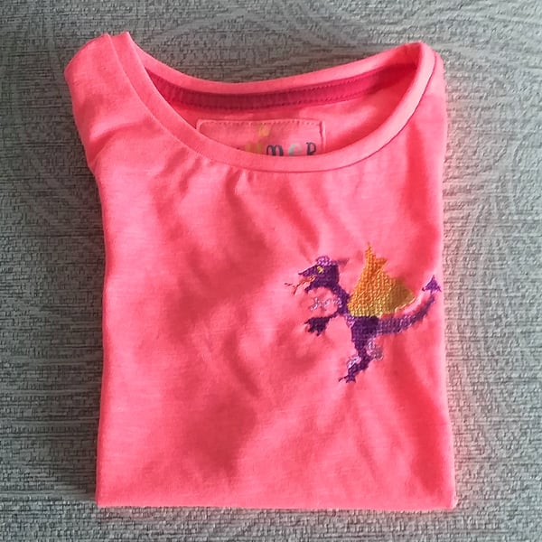 Dragon T-shirt age 2-3, hand embroidered