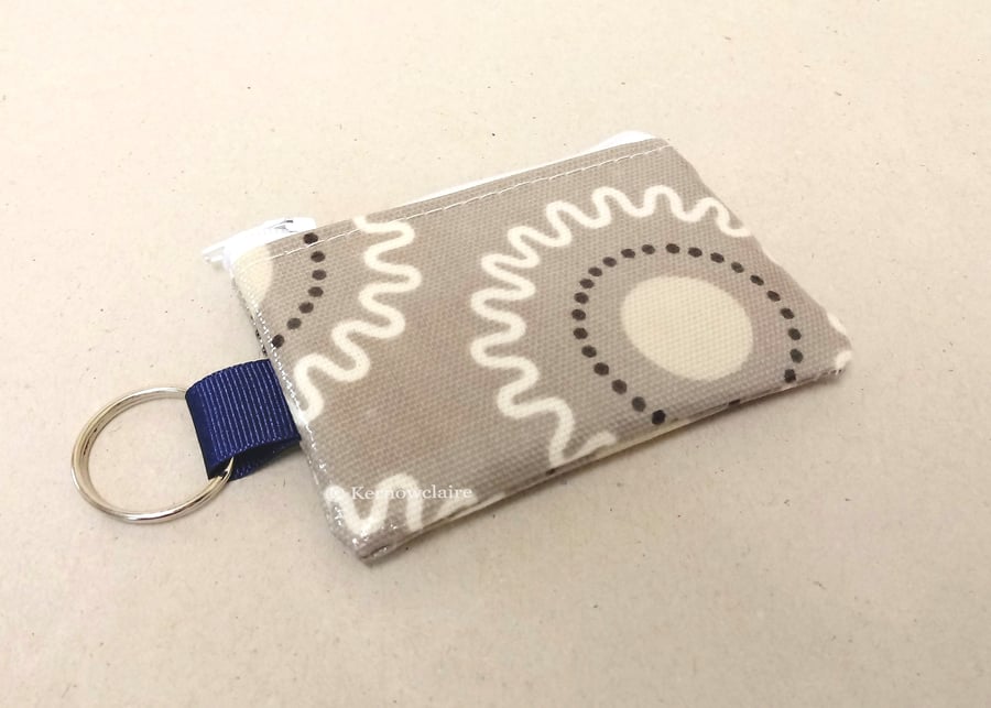 Mini coin purse key ring in grey with zig zag pattern