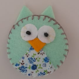 Cute owl felt brooch