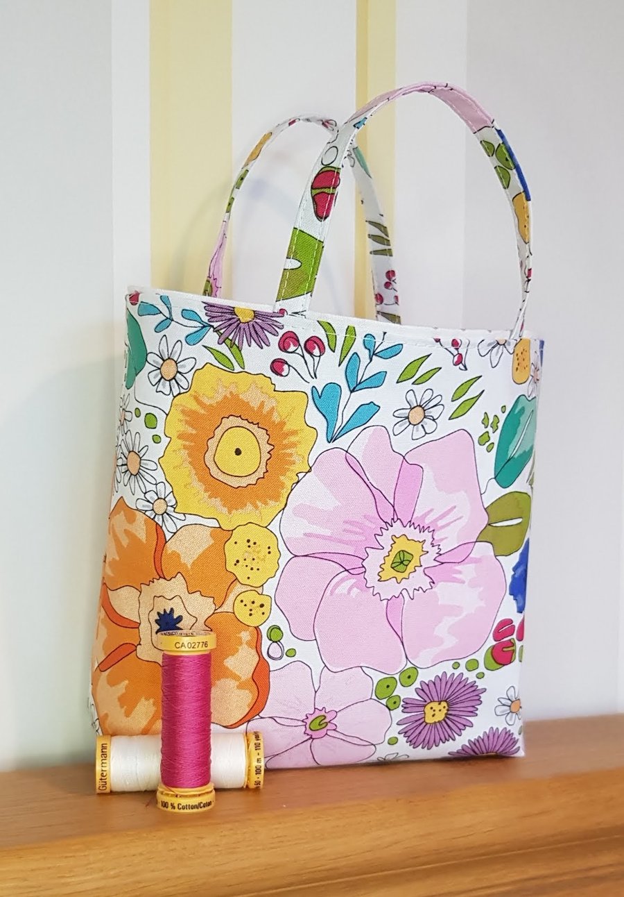 Gift bag, pastel flowers