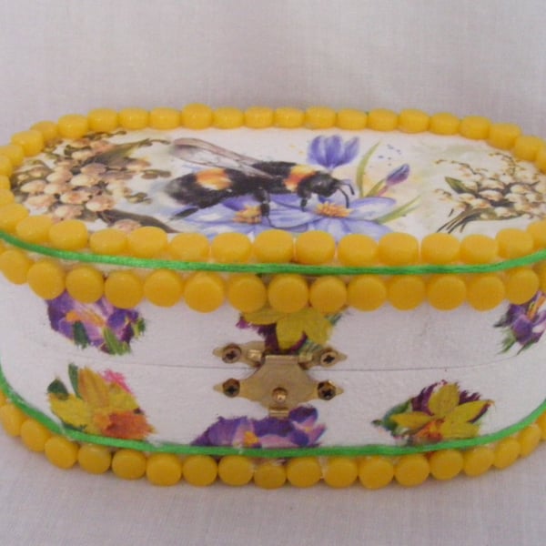Bumble bee decoupaged jewellery or memory box.
