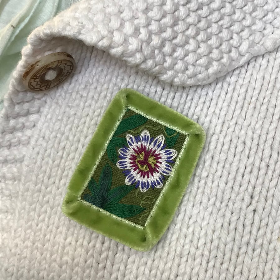 Passiflora - hand embroidered brooch
