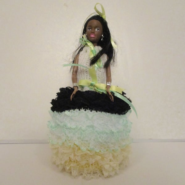 COVER GIRL - SPARE TOILET ROLL COVER - JAMAICAN DANCER
