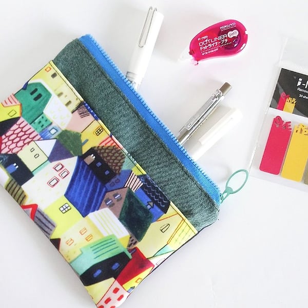 Multi-purpose Pouch (Scandinavian houses x Dark Green)