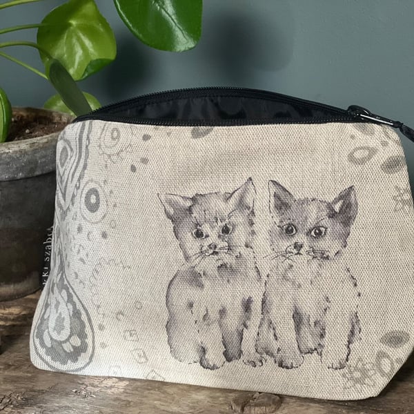 Kitten makeup linen bag 