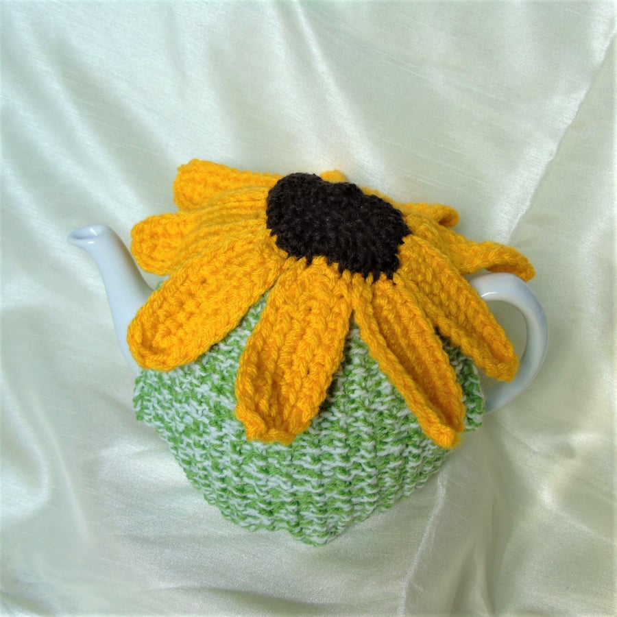 Sunflower Tea cosy - to fit a large standard size teapot - hand knitted