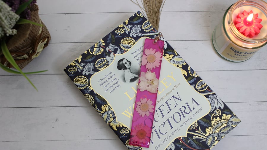  Pink Resin Bookmark with Daisy Flowers