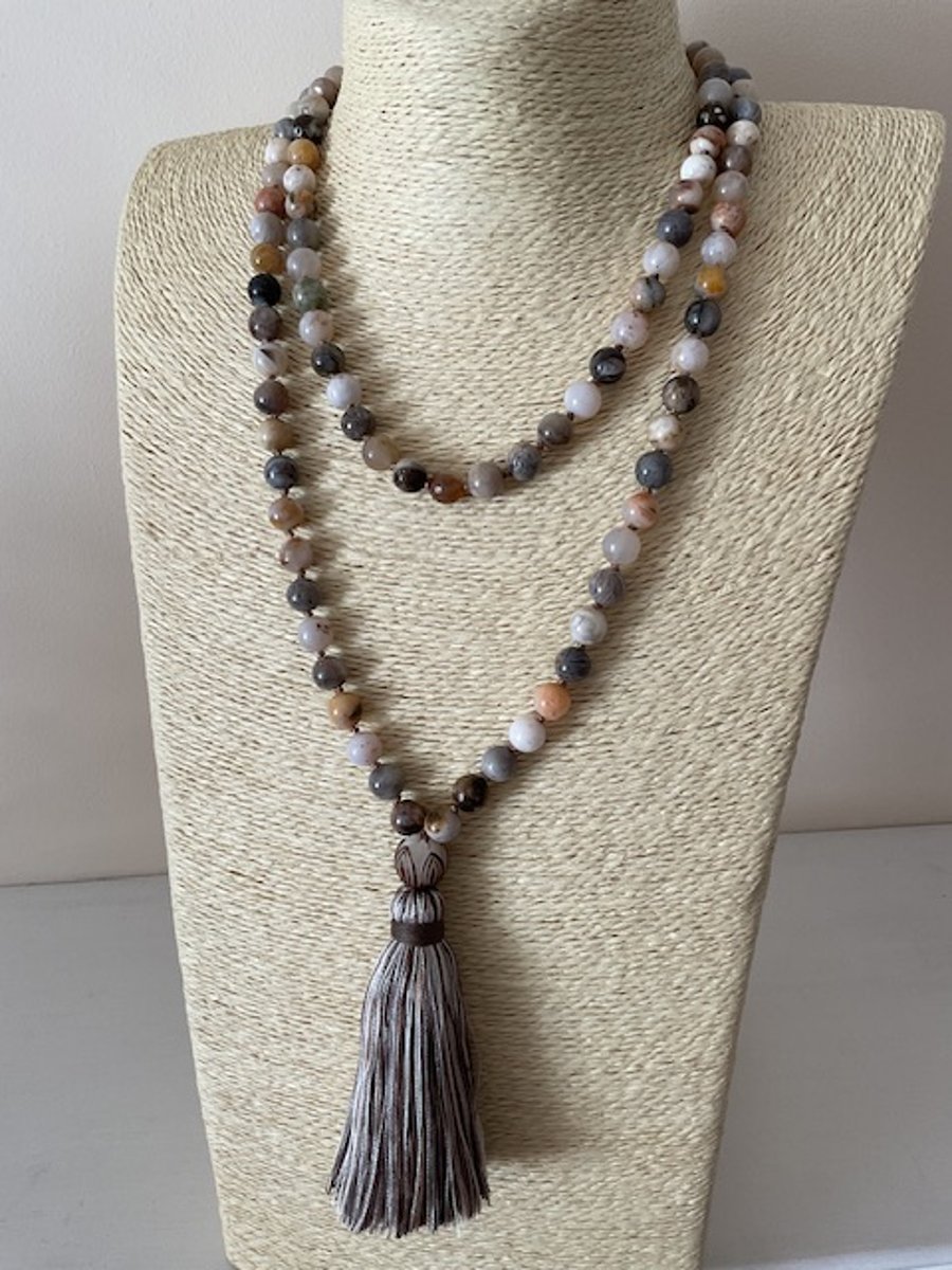 Bamboo leaf Agate faceted Agate and carved Bodhi root bead necklace (108) beads