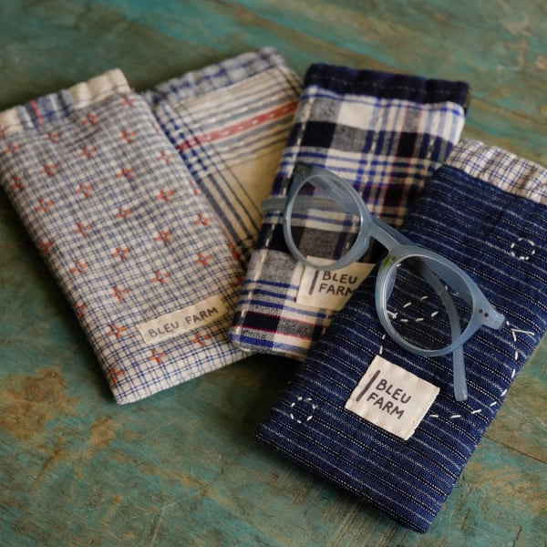 Vintage Fabric Reading Glasses Pouch – Snap Shut Portable Glasses Case