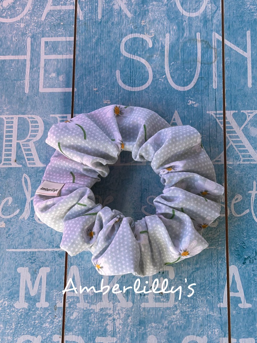 Scrunchie hair band Daisy print in medium sized