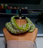 Reversible crocheted cowl in green and grey - Image 5