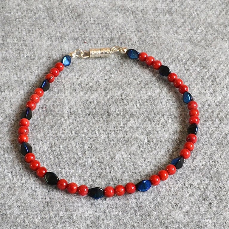 Red Glass Round Bead and Blue Glass Pinch Bead Bracelet