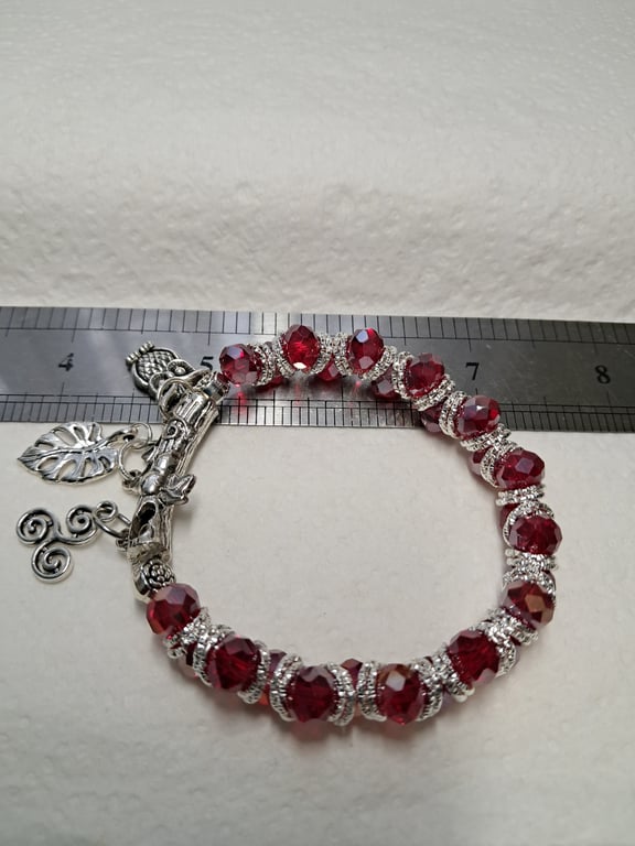 Stretch Red Rondelle Chevron Charm Bracelet 