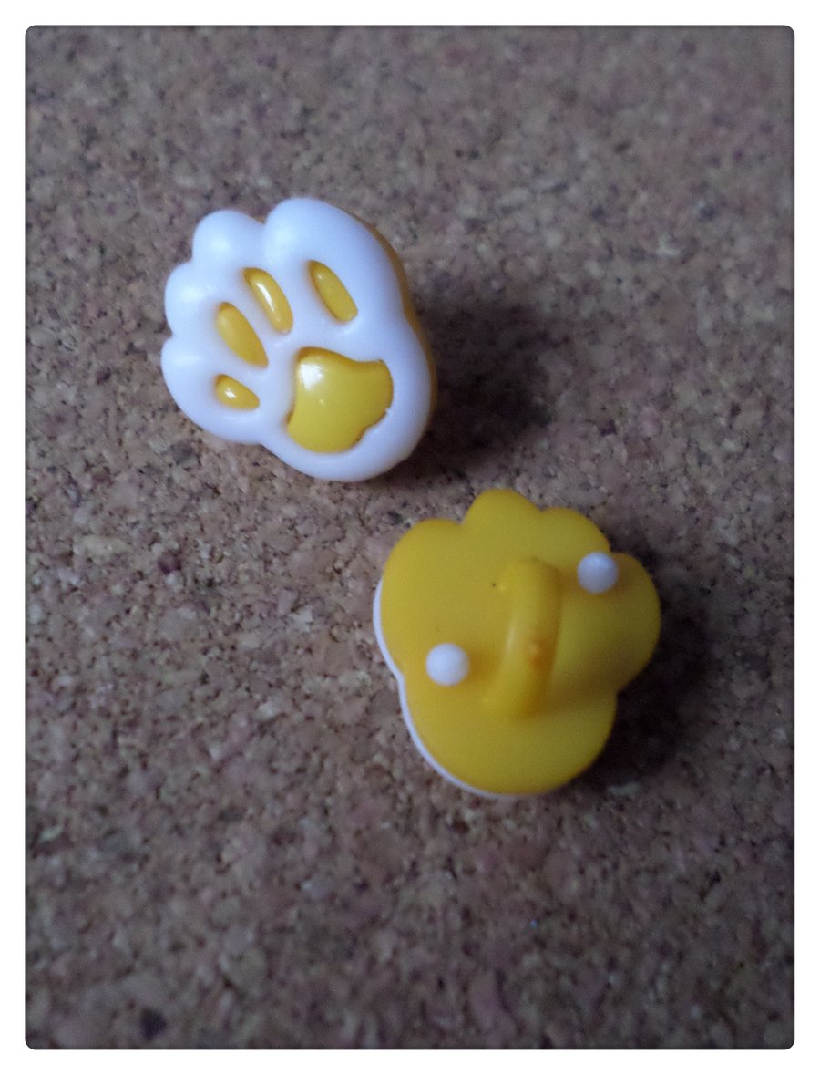 8 x Shanked Acrylic Buttons - 14mm - Pawprint - Yellow 