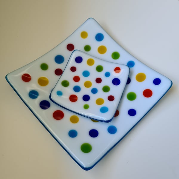 Fused glass spotty dish set with blue base