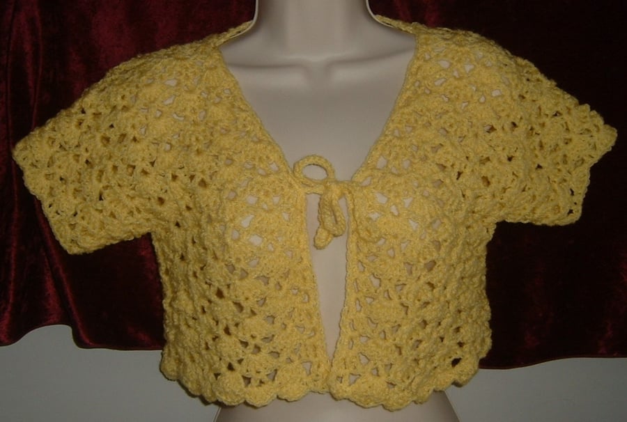 Lady's lacy crocheted bolero ref 484