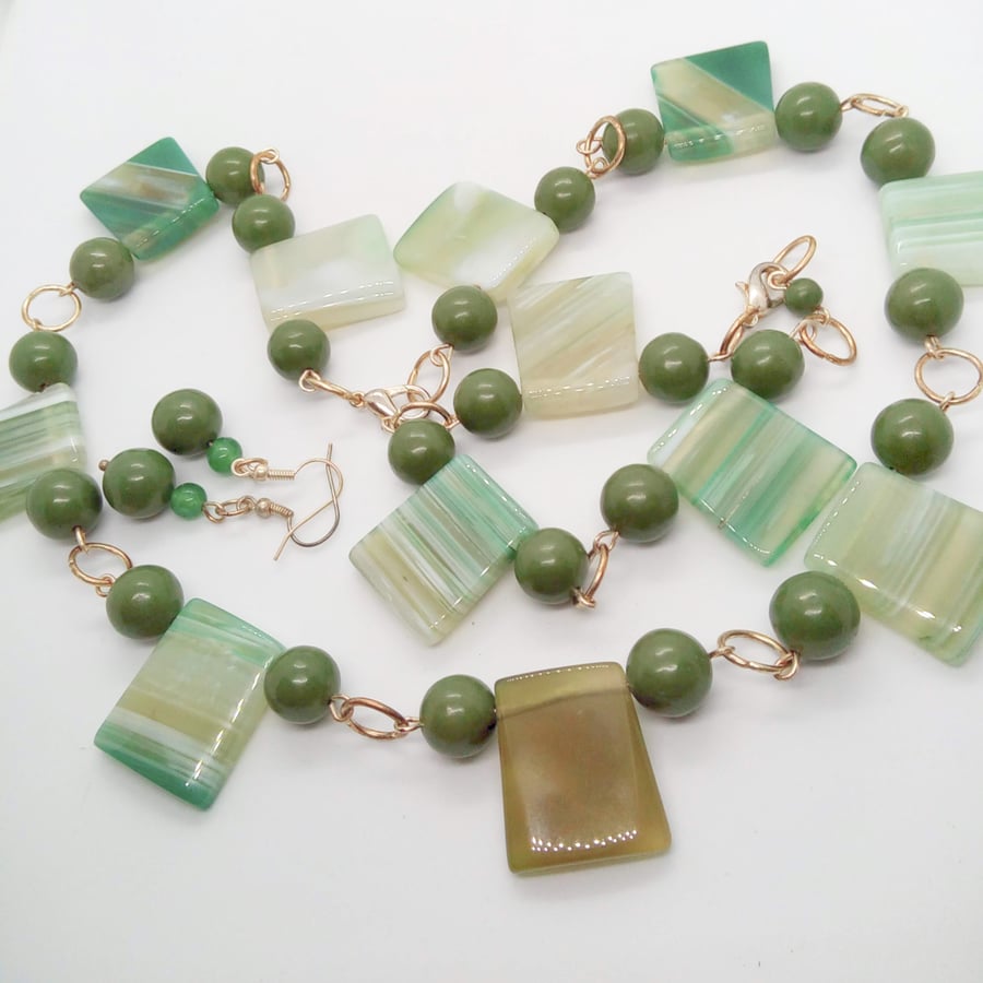 Green Jade and Glass Trapezoid Shaped Bead 3 Piece Jewellery Set 
