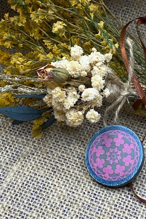 Wooden brooch inspired by V and A playing card for Christmas time