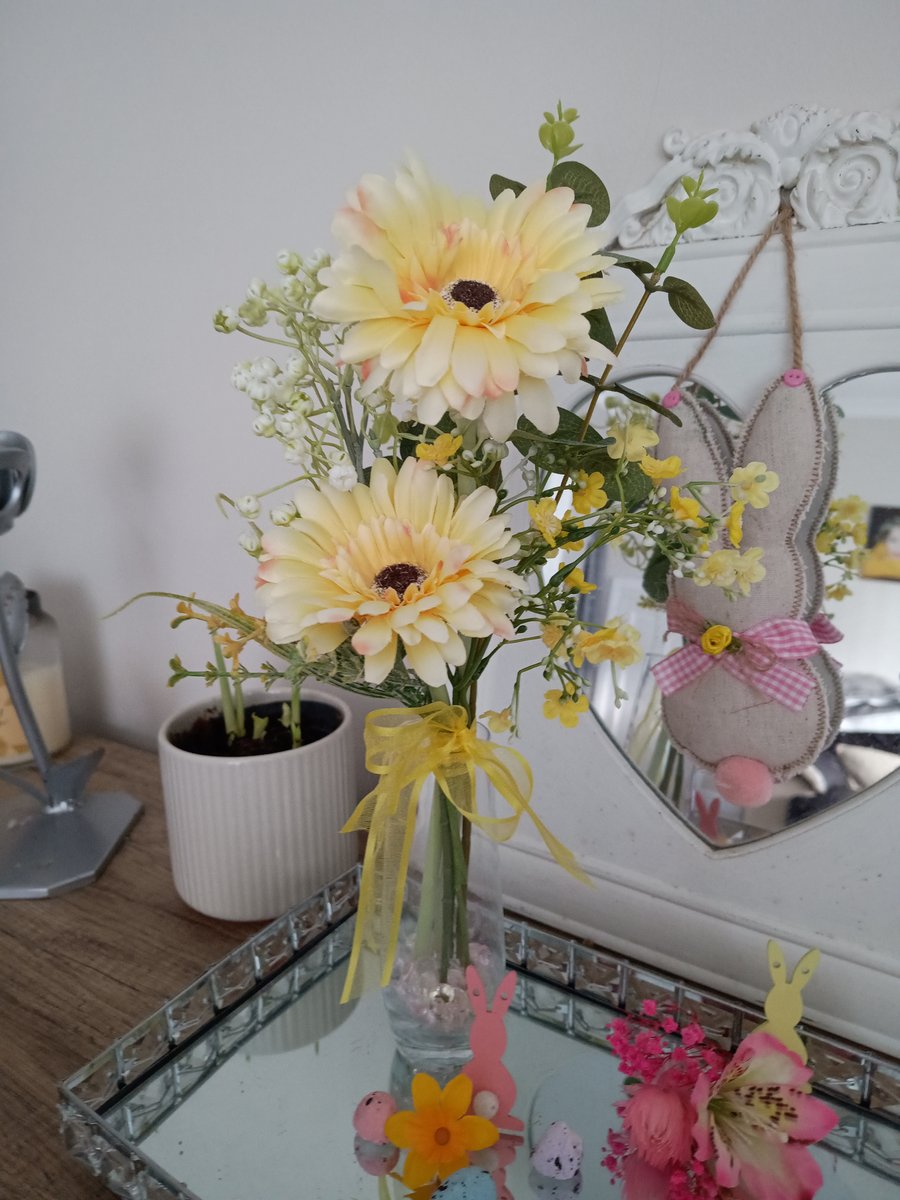 Bud vase Floral Arrangement- Gerbera