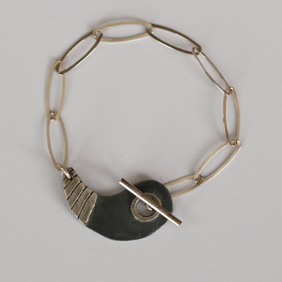 Oxidized Drop Bracelet with Line Details