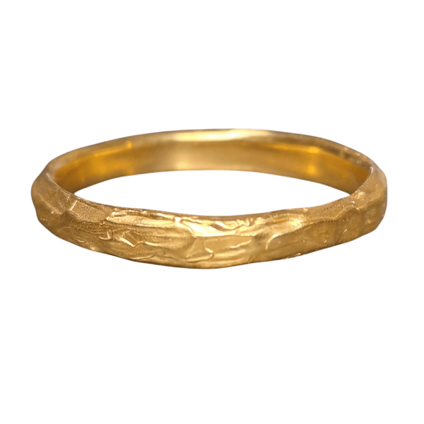 2mm wide molten 18ct yellow gold wedding ring 