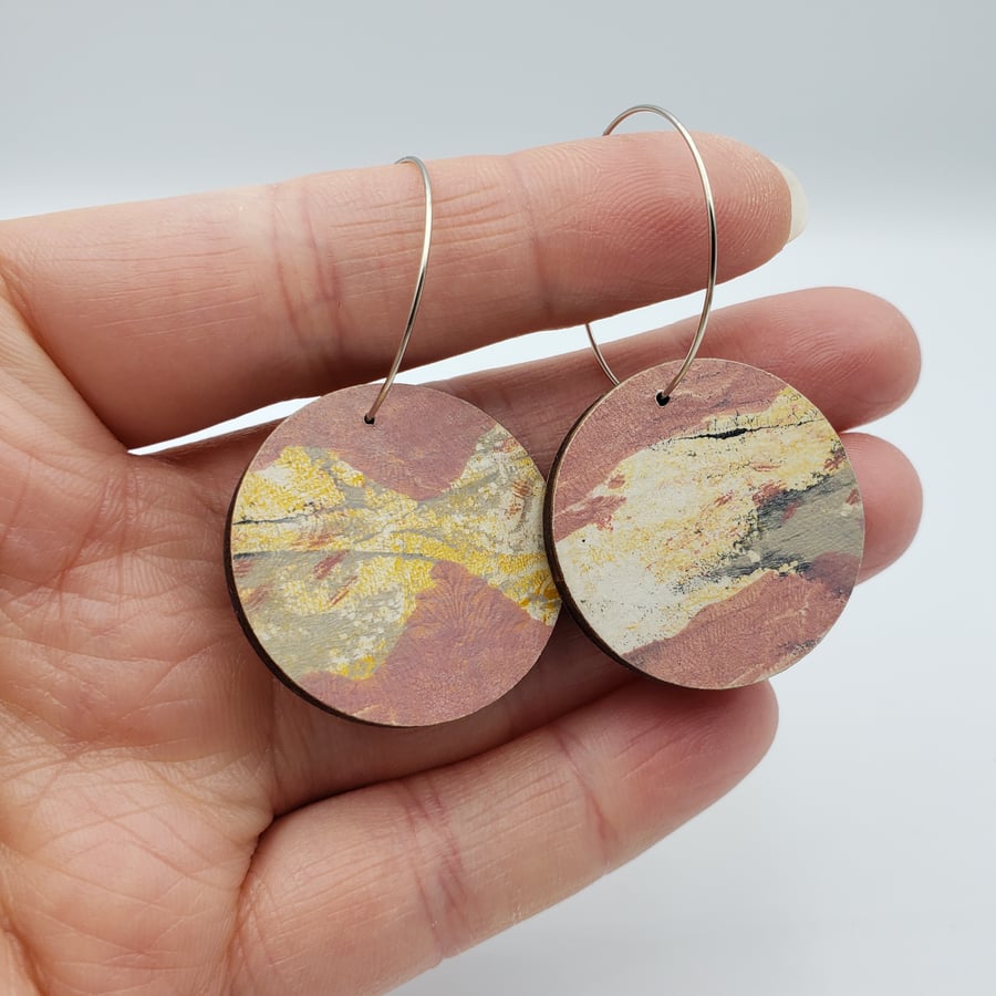 Rose pink, grey and white wooden printed earrings 