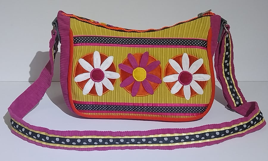 The Bright Daisy Handbag