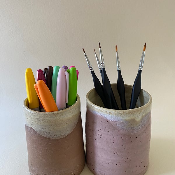 Set of 2 handmade pots