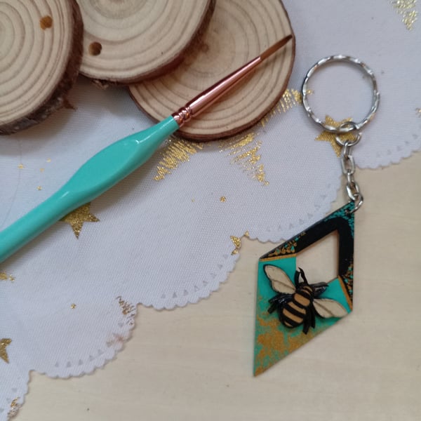 Wooden diamond shaped bee keyring 