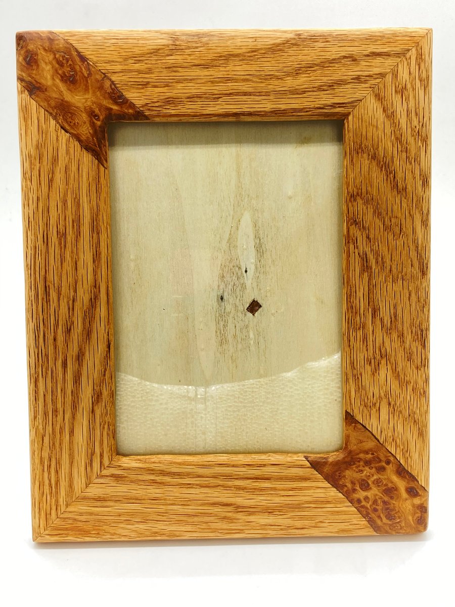 Solid oak picture frame with oak burl inlay 7x5"