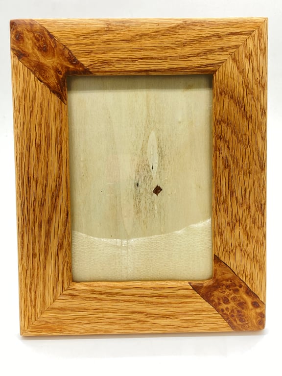 Solid oak picture frame with oak burl inlay 7x5"