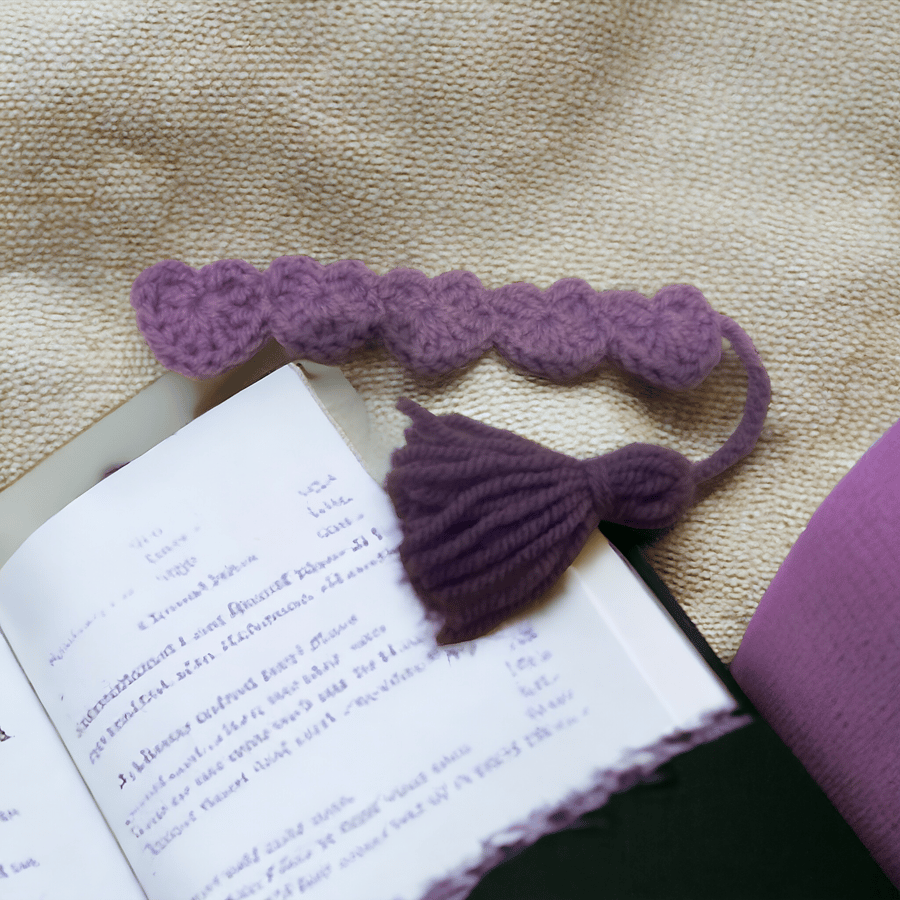 Crochet loveheart bookmark