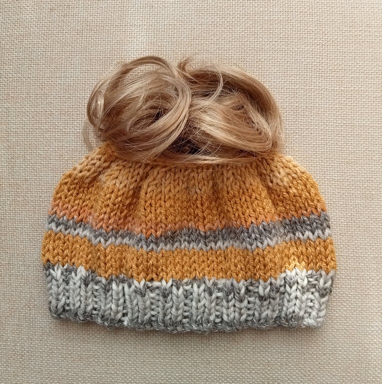 KNITTING PATTERN PDF Wellington Messy Bun Hat