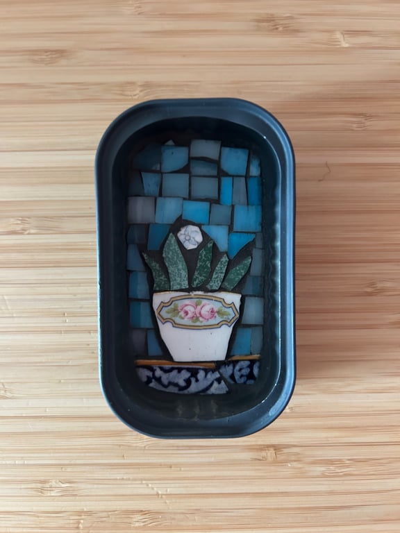 Mini mosaic in sardine tin