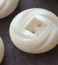 7 8" 23 mm 36 Ligne Early Polyester Buttons x 4 Buttons - Image 2
