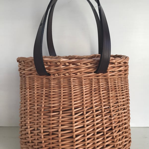 Handmade Somerset Willow Basket with English Leather Handles - Oval (669)