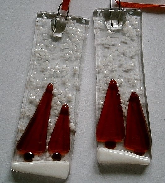Fused glass Snowy Christmas 2 tree decoration - red