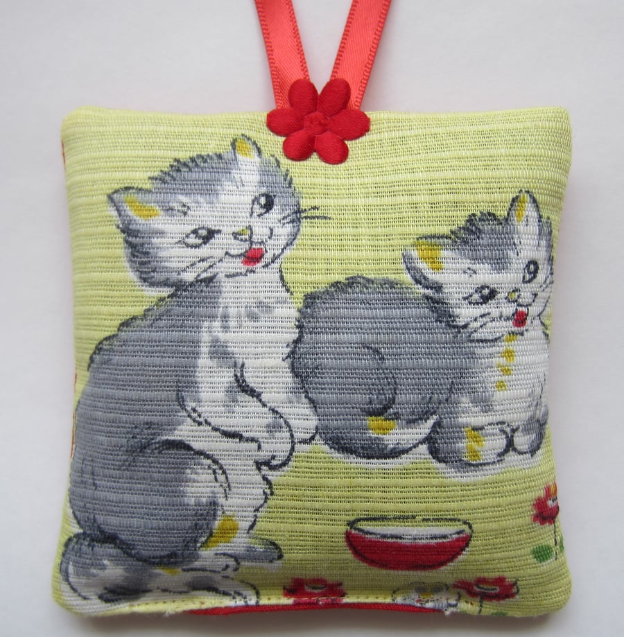 SALE Vintage Cat Lavender Bag with Hanging Loop
