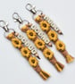 Macrame Flower keychain with personalised name - Gift for Mum 