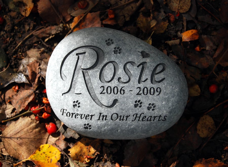 Pet Memorial Stone Grave Marker. Personalised Pet Loss Garden Headstone - Medium