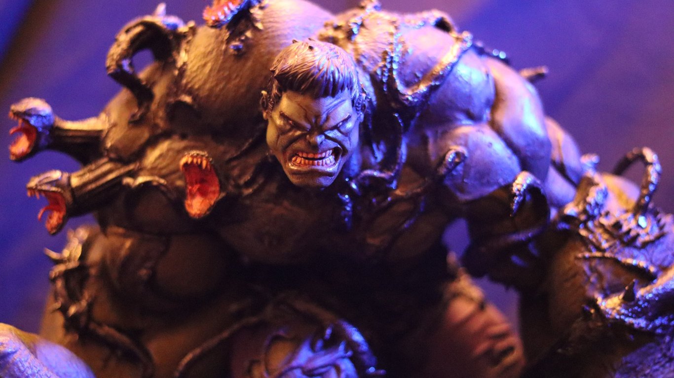 Venomized Hulk Bust Display Model with 3 Heads, Comic Collector Statue