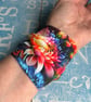 Tropical floral summer vibe cuff bracelet with twist design - Image 5