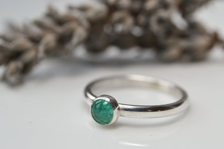 Emerald stacking ring